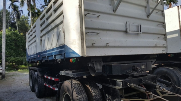 รถอีซูซุ 10 ล้อดั้ม FXZ 360 แรงม้า. ปี 54 , ( ขายแม่ , ลูก. ) , ( รถวิ่ง 3xx,xxx กม. )    สนใจติดต่อ  081 - 6079515