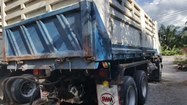 รถอีซูซุ 10 ล้อดั้ม FXZ 360 แรงม้า. ปี 54 , ( ขายแม่ , ลูก. ) , ( รถวิ่ง 3xx,xxx กม. )    สนใจติดต่อ  081 - 6079515