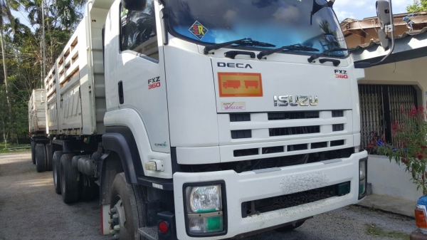 รถอีซูซุ 10 ล้อดั้ม FXZ 360 แรงม้า. ปี 54 , ( ขายแม่ , ลูก. ) , ( รถวิ่ง 4xx,xxx กม. )    สนใจติดต่อ  081 - 6079515