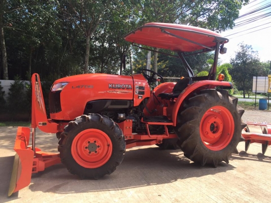 ขายรถไถ Kubota L4708(4WD) พร้อมใบมีดและผานพรวนช้าง 24x5 พร้อมใช้งาน