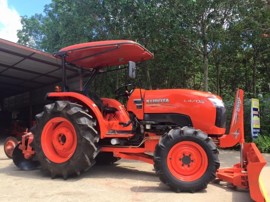 ขายรถไถ Kubota L4708(4WD) พร้อมใบมีดและผานพรวนช้าง 24x5 พร้อมใช้งาน