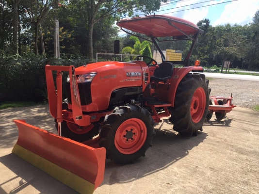 ขายรถไถ Kubota L4708(4WD) พร้อมใบมีดและผานพรวนช้าง 24x5 พร้อมใช้งาน