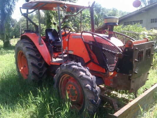 รถไถ KUBOTA 7040  ,  2 เพลา.   ( รถทำงาน 5,xxx กว่า ชม. )     สนใจติดต่อ  081 - 6079515