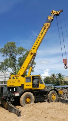 รถเครน 4 ล้อ KOMATSU / W 250L , เครน 25 ตัน.    สนใจติดต่อ  081 - 6079515