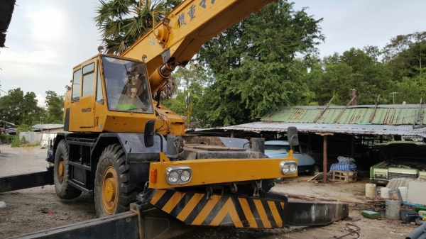 รถเครน 4 ล้อ KOMATSU / W 250L , เครน 25 ตัน.    สนใจติดต่อ  081 - 6079515