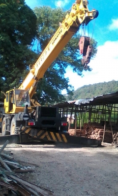 รถเครน 4 ล้อ KOMATSU / W 250L , เครน 25 ตัน.    สนใจติดต่อ  081 - 6079515