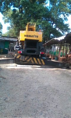 รถเครน 4 ล้อ KOMATSU / W 250L , เครน 25 ตัน.    สนใจติดต่อ  081 - 6079515
