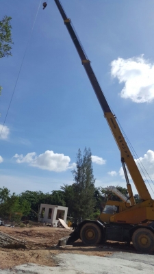 รถเครน 4 ล้อ KOMATSU / W 250L , เครน 25 ตัน.    สนใจติดต่อ  081 - 6079515