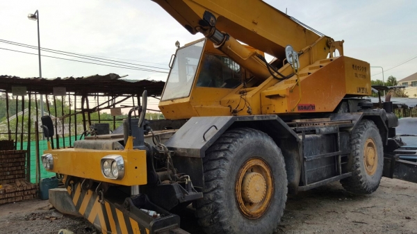 รถเครน 4 ล้อ KOMATSU / W 250L , เครน 25 ตัน.    สนใจติดต่อ  081 - 6079515