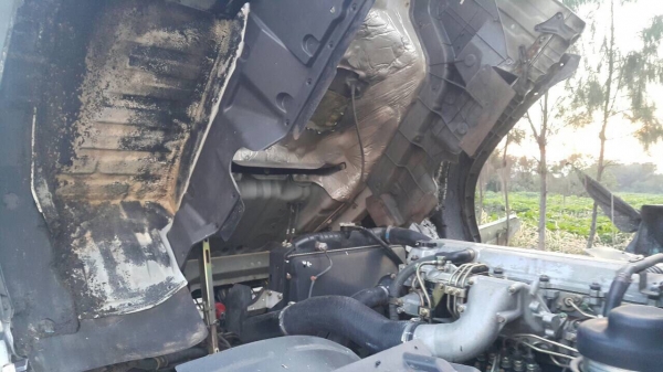 ขายสิบล้อเพลาเดียวกะบะล่องเมกก้า 220แรงปี50 รถสวยน่าใช้กะบะยาว6.20 กว้าง2.45 สูง1.45 ความสูงทางเราต่อให้ได้คับ ขายสิบล้อเพลาเดียวกะบะล่องเมกก้า 220แรงปี50 รถสวยน่าใช้กะบะยาว6.20 กว้าง2.45 สูง1.45 ความสูงทางเราต่อให้ได้คับ