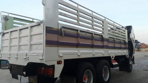 ขายสิบล้อเพลาเดียวกะบะล่องเมกก้า 220แรงปี50 รถสวยน่าใช้กะบะยาว6.20 กว้าง2.45 สูง1.45 ความสูงทางเราต่อให้ได้คับ ขายสิบล้อเพลาเดียวกะบะล่องเมกก้า 220แรงปี50 รถสวยน่าใช้กะบะยาว6.20 กว้าง2.45 สูง1.45 ความสูงทางเราต่อให้ได้คับ