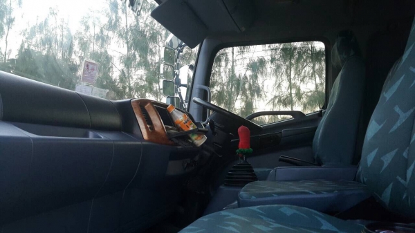 ขายสิบล้อเพลาเดียวกะบะล่องเมกก้า 220แรงปี50 รถสวยน่าใช้กะบะยาว6.20 กว้าง2.45 สูง1.45 ความสูงทางเราต่อให้ได้คับ ขายสิบล้อเพลาเดียวกะบะล่องเมกก้า 220แรงปี50 รถสวยน่าใช้กะบะยาว6.20 กว้าง2.45 สูง1.45 ความสูงทางเราต่อให้ได้คับ