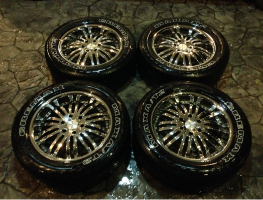 ล้อ20 แนวVIP 6รู139 กว้าง 8.5 นิ้ว พร้อมยางปี12 ดอกเต็ม ราคาไม่แพง