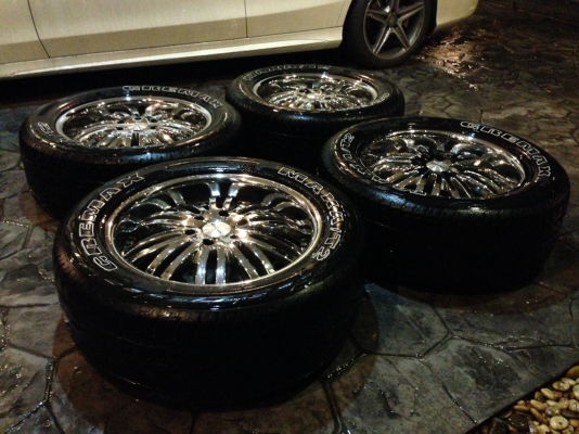 ล้อ20 แนวVIP 6รู139 กว้าง 8.5 นิ้ว พร้อมยางปี12 ดอกเต็ม ราคาไม่แพง