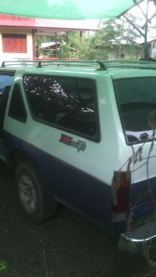 รถนิสสันแวนฝาแดง รถนิสสันแวนฝาแดง