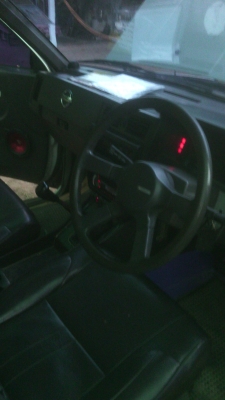 รถนิสสันแวนฝาแดง รถนิสสันแวนฝาแดง