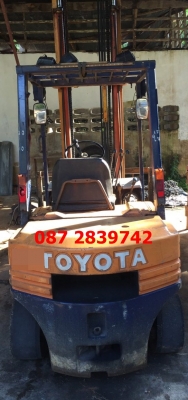ขายโฟล์คลิฟท์ TOYOTA เครื่องยนต์ 2,500 ซีซี ยกได้ 2.5 ตัน เสาสูง 5.00 ม. ขายโฟล์คลิฟท์ TOYOTA เครื่องยนต์ 2,500 ซีซี ยกได้ 2.5 ตัน เสาสูง 5.00 ม.