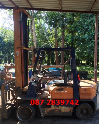 ขายโฟล์คลิฟท์ TOYOTA เครื่องยนต์ 2,500 ซีซี ยกได้ 2.5 ตัน เสาสูง 5.00 ม. ขายโฟล์คลิฟท์ TOYOTA เครื่องยนต์ 2,500 ซีซี ยกได้ 2.5 ตัน เสาสูง 5.00 ม.