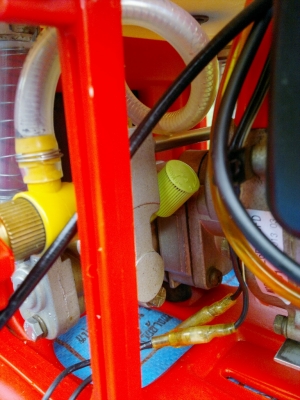 เครื่องปั๊มฉีดยามิสซูฯ+เครื่องพ่นปุ๋ยKASEI สภาพใหม่