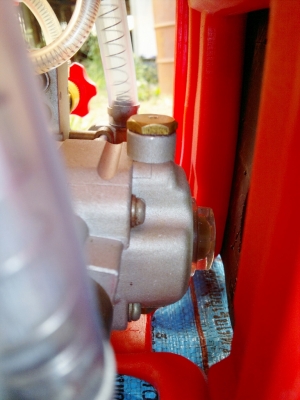 เครื่องปั๊มฉีดยามิสซูฯ+เครื่องพ่นปุ๋ยKASEI สภาพใหม่