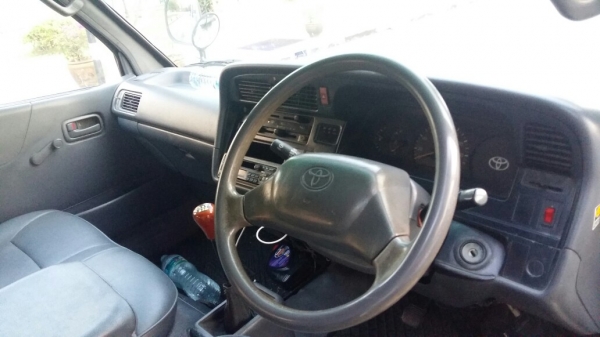 #ฝากขาย
รถตู้โตโยต้าหัวจรวดบางเดิม ปี99 เครื่องดีเซล5L เครื่องดี น้ำไม่ดัน เฟืองท้ายไม่หอน