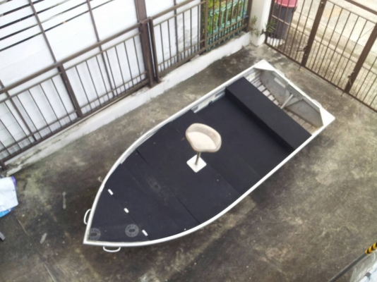 ขายเรือมิเนียม 12 ฟุต Quintrex