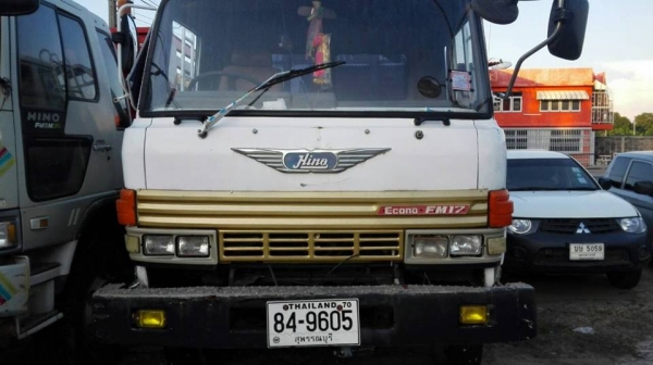 ขาย10ล้อ1เพลา hino 168แรง ท้ายลาด ลากแบ็คโค แชชซีสวยเดิม สภาพพร้อมวิ่งลุยงาน เครื่องดี เอกสารเล่มทะเบียนพร้อมโอน ภายในเดิม
