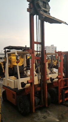 ขาย forklift Nissan 1.4 ตัน เก่านอก พร้อมตัวคีบ หมุนได้ ขาย forklift Nissan 1.4 ตัน เก่านอก พร้อมตัวคีบ หมุนได้
