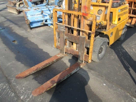 ขาย forklift toyota 2fg10 เก่านอก ยก 1 ตัน ขาย forklift toyota 2fg10 เก่านอก ยก 1 ตัน