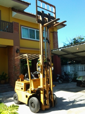 ขาย forklift toyota 2fg10 เก่านอก ยก 1 ตัน ขาย forklift toyota 2fg10 เก่านอก ยก 1 ตัน