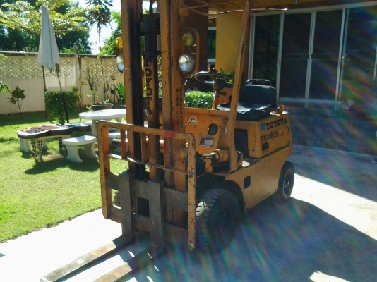 ขาย forklift toyota 2fg10 เก่านอก ยก 1 ตัน ขาย forklift toyota 2fg10 เก่านอก ยก 1 ตัน