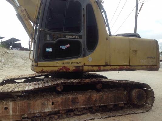 ขายรถแบคโฮ KOMATSU PC200-6 เอกสารอินวอย ระบบไฟมีกล่องไฟ ขาดจอ ราคา 570000