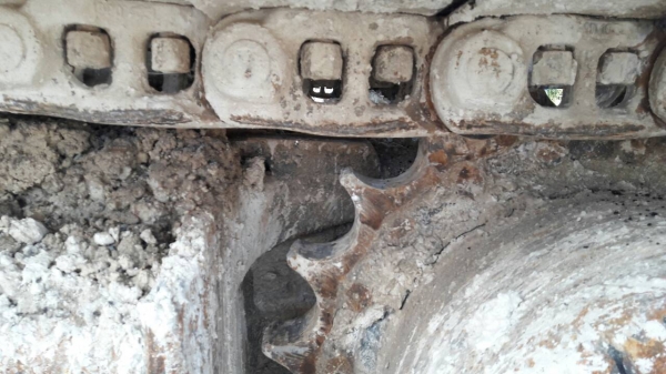 ขายรถแบคโฮ KOMATSU PC200-6 เอกสารอินวอย ระบบไฟมีกล่องไฟ ขาดจอ ราคา 570000