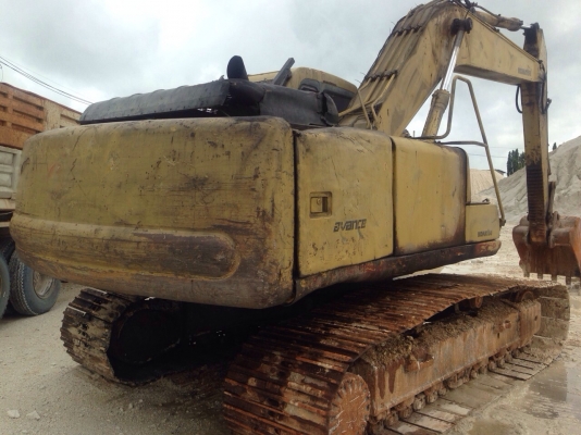 ขายรถแบคโฮ KOMATSU PC200-6 เอกสารอินวอย ระบบไฟมีกล่องไฟ ขาดจอ ราคา 570000