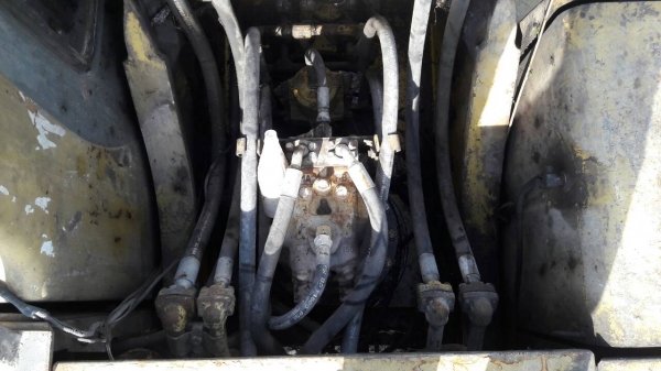 ขายรถแบคโฮ KOMATSU PC200-6 เอกสารอินวอย ระบบไฟมีกล่องไฟ ขาดจอ ราคา 570000