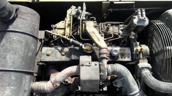 ขายรถแบคโฮ KOMATSU PC200-6 เอกสารอินวอย ระบบไฟมีกล่องไฟ ขาดจอ ราคา 570000