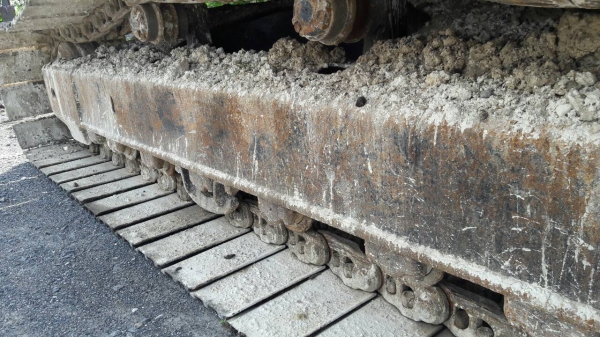 ขายรถแบคโฮ KOMATSU PC200-6 เอกสารอินวอย ระบบไฟมีกล่องไฟ ขาดจอ ราคา 570000