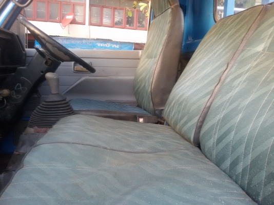 ขาย 6 ล้อ ISUZU  NKR 110 แรง เกียร์สั้น(จัดแนนซ์ให้คุณอุดม พุทธลาจากร้อยเอ็ดเรียบร้อยแล้ว)ดาวน์118000ออกรถได้เลย)ใช้แค่บัตร+ทะเบียนบ้าน อนุมัติเลย)พวงมาลัยพาวเวอร์ ยกหัวได้ เครื่องแน่นๆ แห้ง แรงดีสุดๆ แซสซีเยี่ยม สวยตลอดเส้น รถวิ่งด