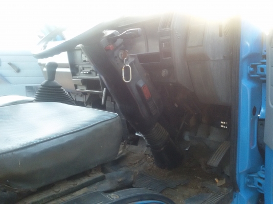 ขาย 6 ล้อ ISUZU  NKR 110 แรง เกียร์สั้น(จัดแนนซ์ให้คุณอุดม พุทธลาจากร้อยเอ็ดเรียบร้อยแล้ว)ดาวน์118000ออกรถได้เลย)ใช้แค่บัตร+ทะเบียนบ้าน อนุมัติเลย)พวงมาลัยพาวเวอร์ ยกหัวได้ เครื่องแน่นๆ แห้ง แรงดีสุดๆ แซสซีเยี่ยม สวยตลอดเส้น รถวิ่งด