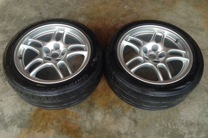 ขายล้อ skyline r33 gtr forgth ขอบ17 กว้าง9 พร้อมยางหนึบๆ B/T. RE002 เบาๆสวยๆหล่อๆ 1คู่ ขาย9990บาท สนใจสอบถามได้ 24ชม 0946733137