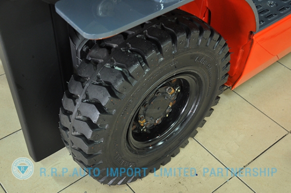 ขายรถโฟล์คลิฟท์มือสอง TOYOTA รุ่น 8FG15-10022 ราคา 245,000 บาท นำเข้าจากประเทศญี่ปุ่น 100\% ไม่เคยใช้งานในไทย