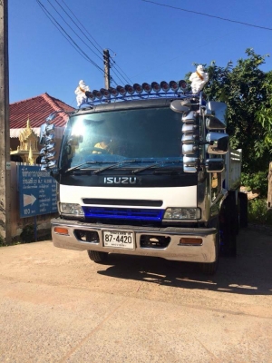 Isuzu Deca  205