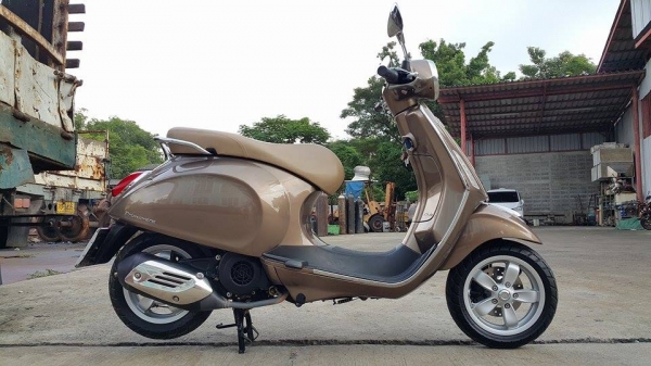 Vespa Primavera 150 3vie 2014 วิ่งน้อย สภาพโชว์รูม คุ้มราคาต่อรองได้ครับ