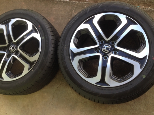 ขายล้อแม็กป้ายแดง honda Hrv top ขอบ 17 พร้อมยาง Dunlop top ปี 15