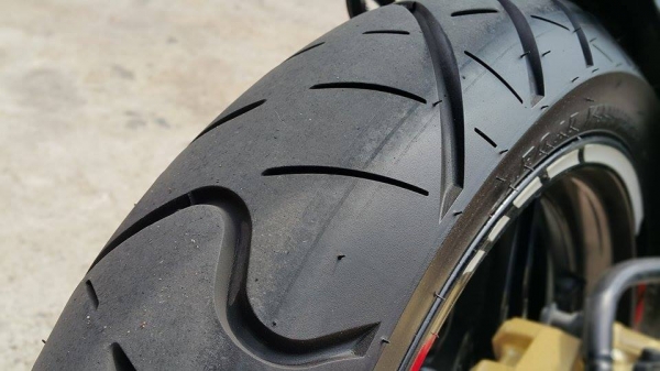 R15 2014 วิ่งน้อย ไม่ล้มไม่ชน ไม่แปะ ขายถูก จัดส่งฟรี ต่อรองได้ครับ