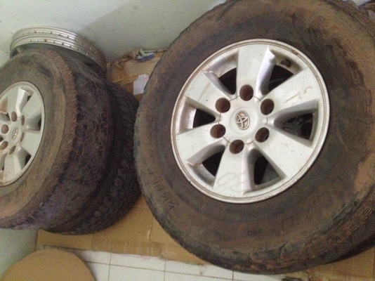 ขายล้อแม็ก Vigo 15 พร้อมยาง 15