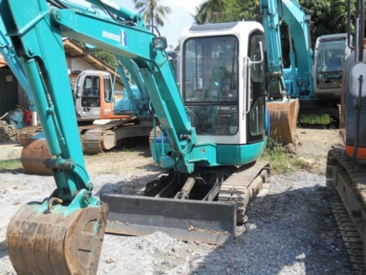 ขายรถนอกเก่าญี่ปุ่น komatsu pc35-8 หัวเก๋งรถสวยราคาถูก สนใจโทร 092-3309229 อี๊ด