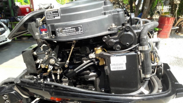 เครื่องเรือ MERCURY 30 HP สภาพ 99 \%