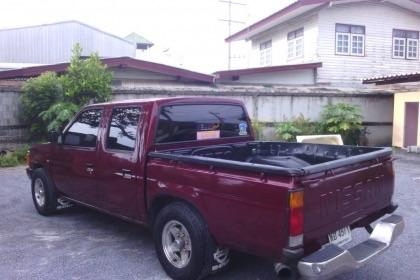 นิสสัน Big M 4 ประตู นิสสัน Big M 4 ประตู