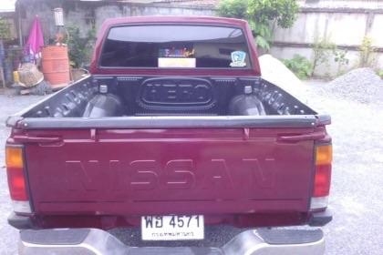 นิสสัน Big M 4 ประตู นิสสัน Big M 4 ประตู